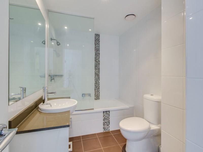 2 Aqua Strteet (Portia), Southport QLD 4215