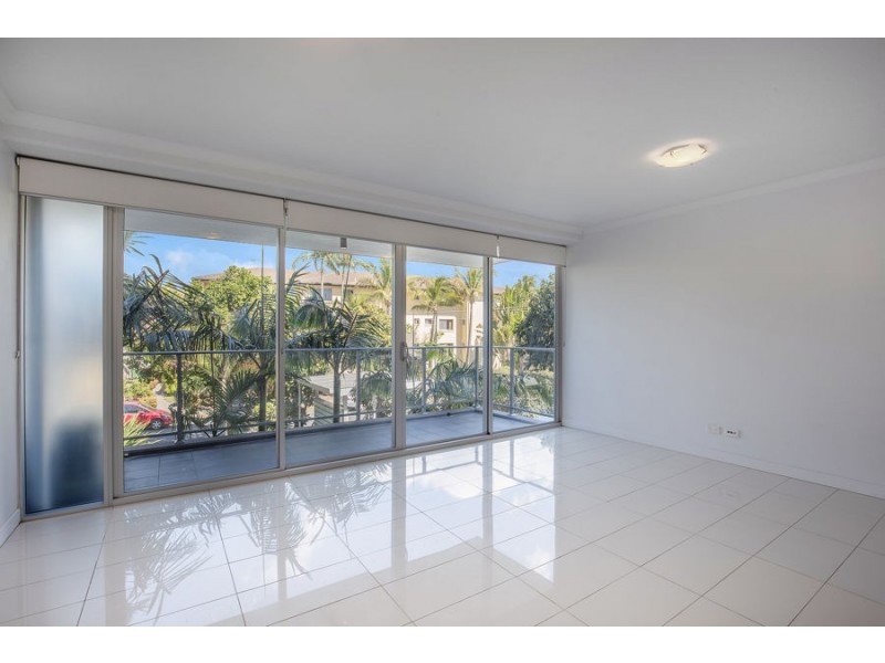 201/33-37 Madang Crescent, Runaway Bay QLD 4216