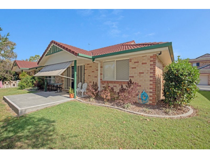 3/2 Brown Street, Labrador QLD 4215