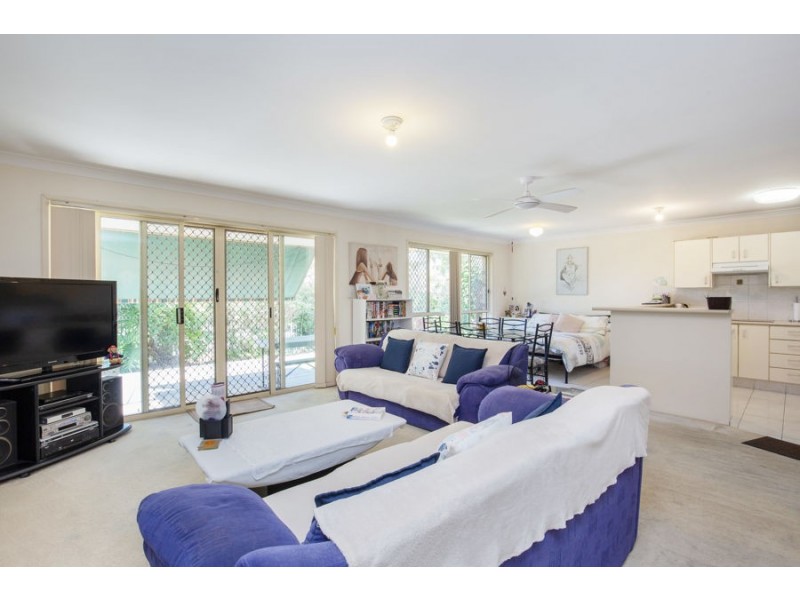 3/2 Brown Street, Labrador QLD 4215