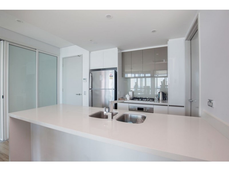 2008/2 Como Crescent, Southport QLD 4215