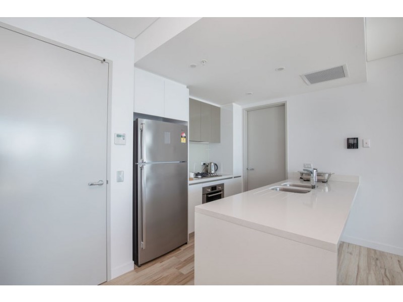 2008/2 Como Crescent, Southport QLD 4215