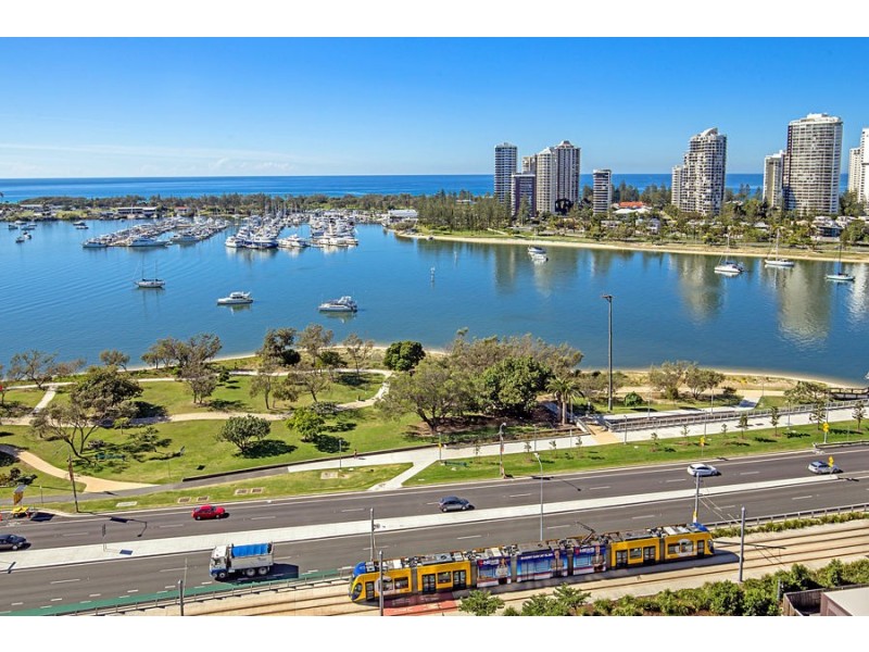 2008/2 Como Crescent, Southport QLD 4215