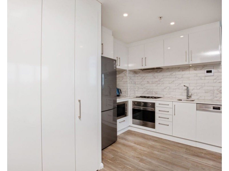 1808/1 Como Crescent, Southport QLD 4215