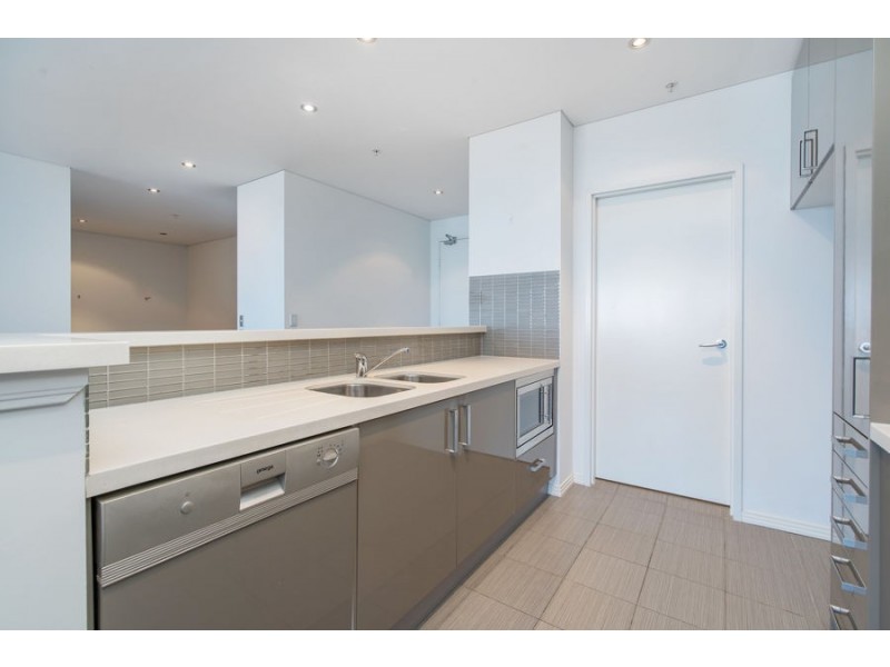 2703/4 Como Crescent, Southport QLD 4215