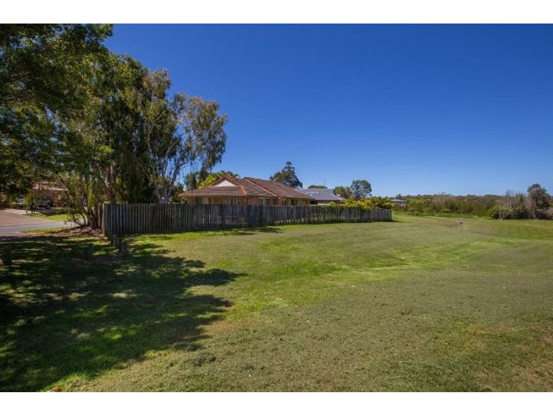 11 County Lane, Merrimac QLD 4226