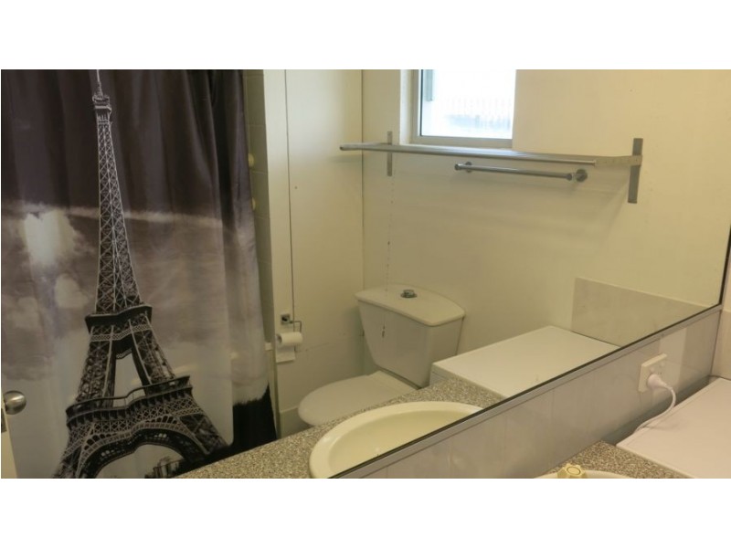 2 Barney Street, Southport QLD 4215