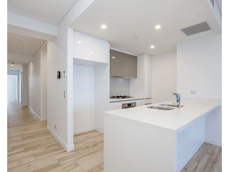 3112/2 Como Crescent, Southport QLD 4215