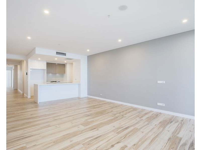 3112/2 Como Crescent, Southport QLD 4215