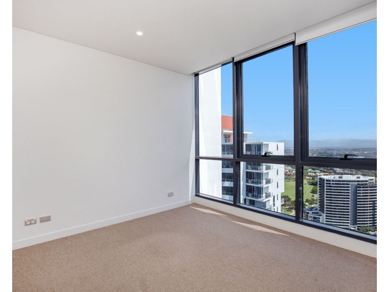 3112/2 Como Crescent, Southport QLD 4215
