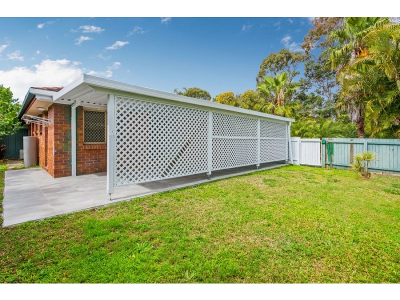 2/2 Galaxy Court, Labrador QLD 4215