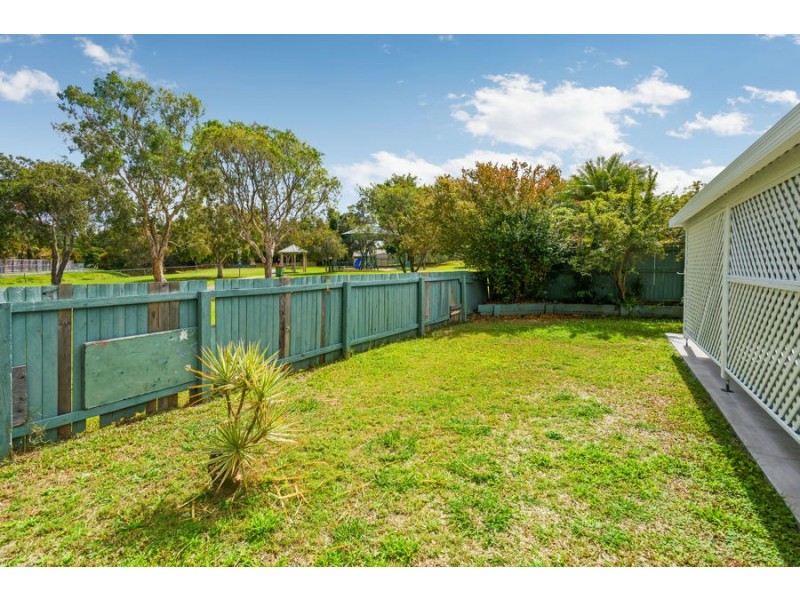 2/2 Galaxy Court, Labrador QLD 4215