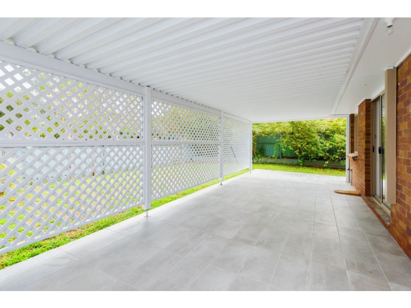 2/2 Galaxy Court, Labrador QLD 4215