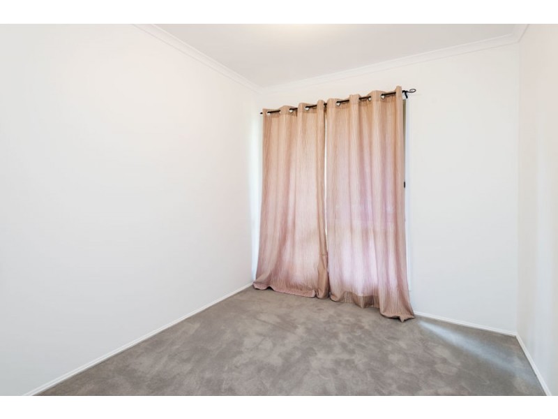 2/2 Galaxy Court, Labrador QLD 4215