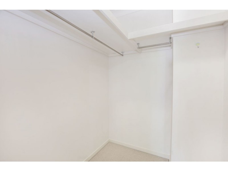 46-48 Lenneberg Street, Southport QLD 4215