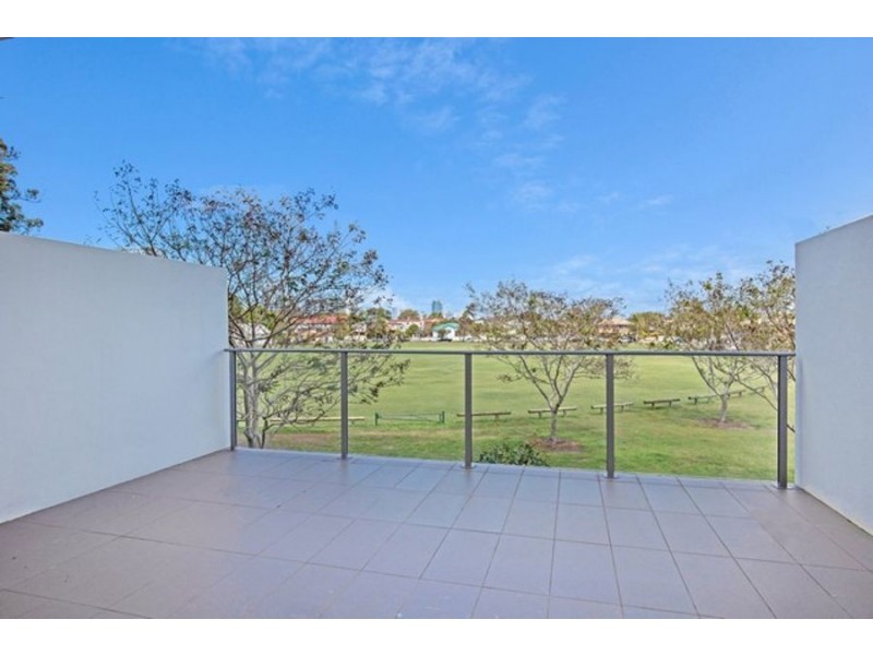 203/17 Bath Street, Labrador QLD 4215