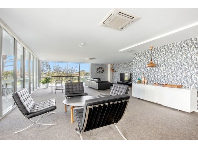 203/17 Bath Street, Labrador QLD 4215