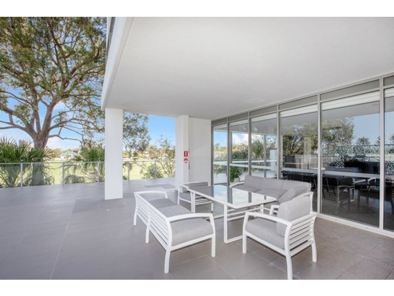 203/17 Bath Street, Labrador QLD 4215