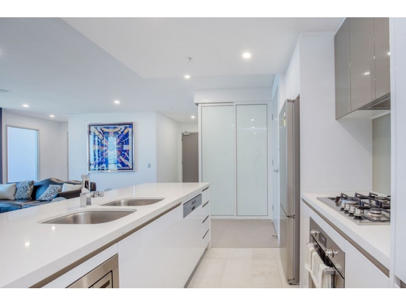2708/2 Como Crescent, Southport QLD 4215