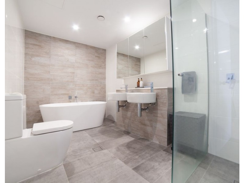 5508/2 Como Crescent, Southport QLD 4215