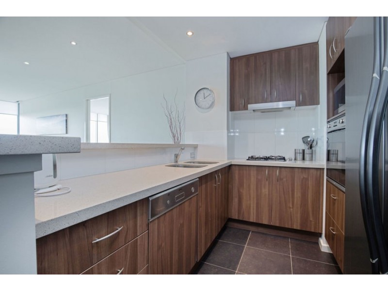 805/1 Como Crescent, Southport QLD 4215