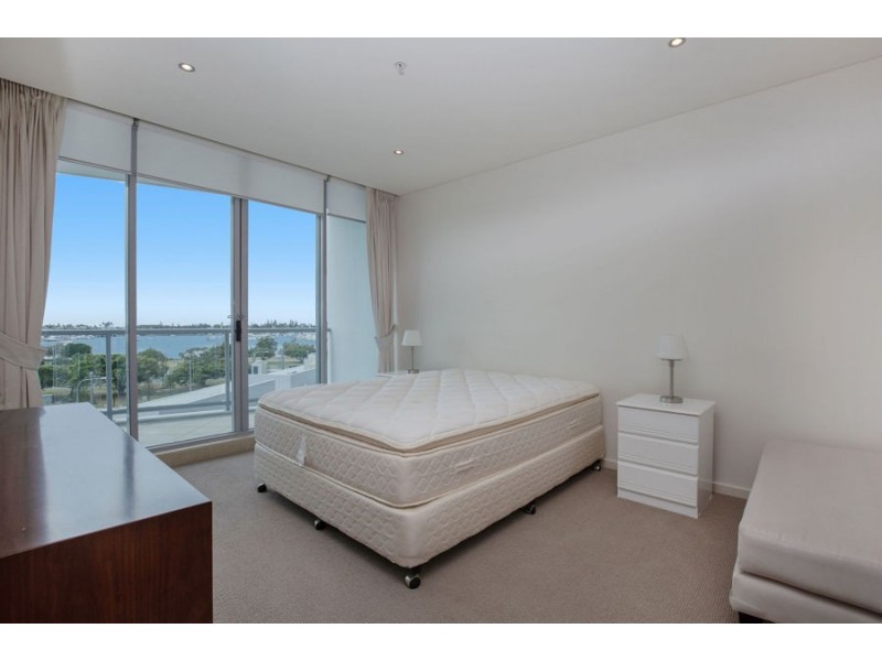 805/1 Como Crescent, Southport QLD 4215