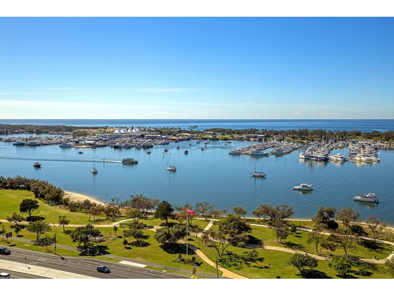 2 Como Crescent, Southport QLD 4215