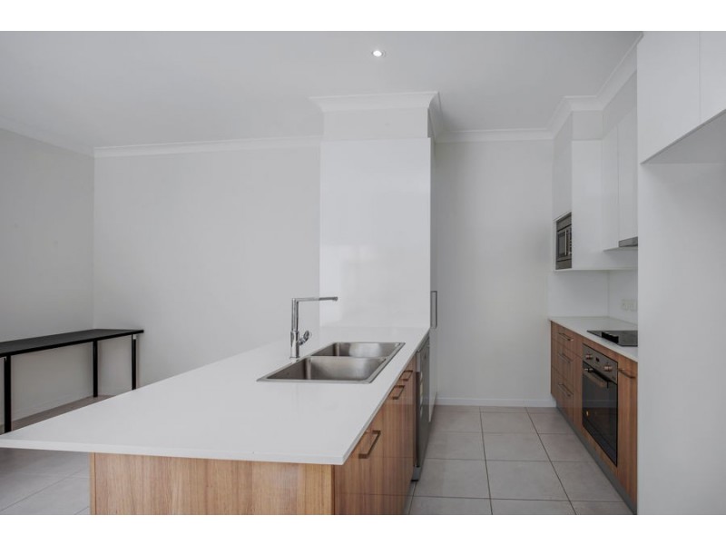 4/28 Walton Street, Southport QLD 4215