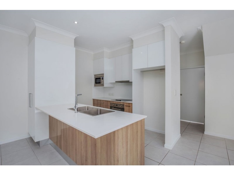 4/28 Walton Street, Southport QLD 4215