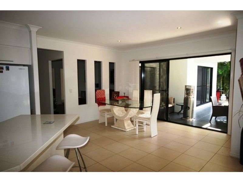 16 Southaven Drive, Helensvale QLD 4212