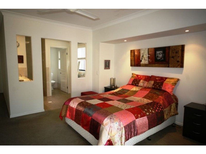 16 Southaven Drive, Helensvale QLD 4212