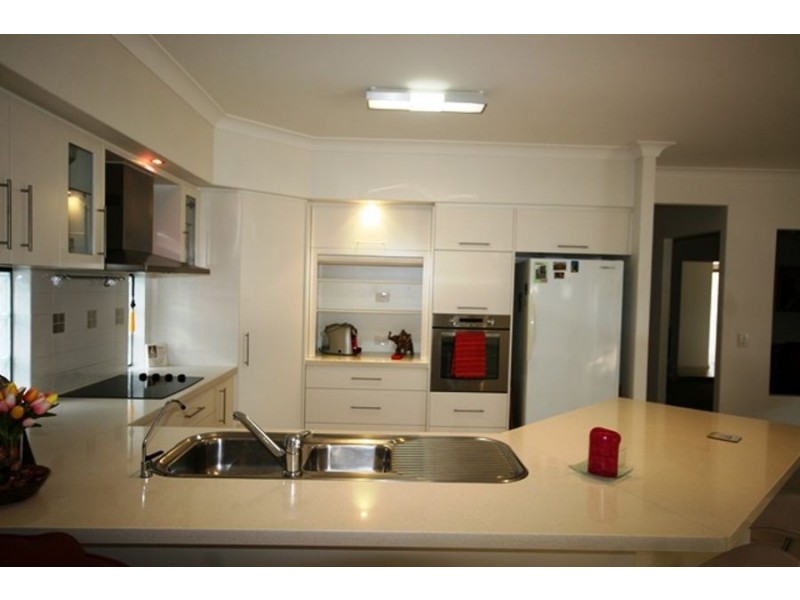 16 Southaven Drive, Helensvale QLD 4212