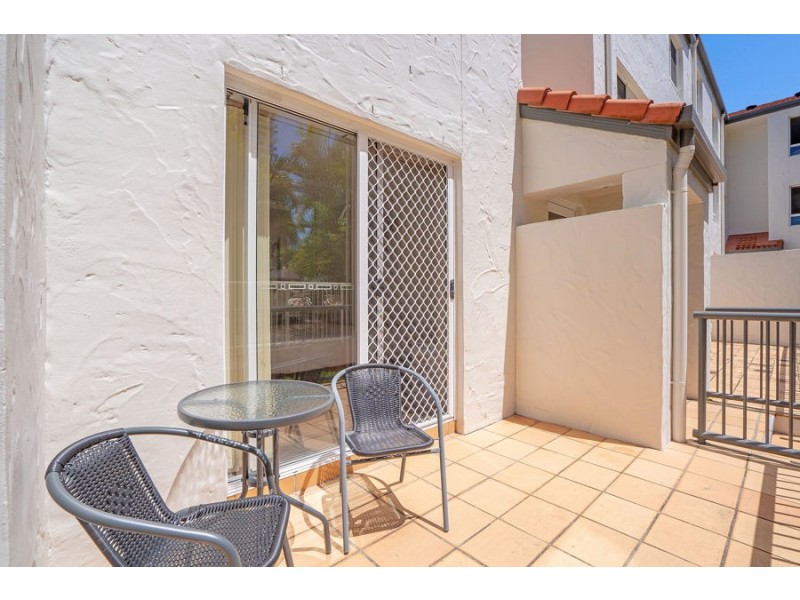 10/3 Norman Street, Southport QLD 4215