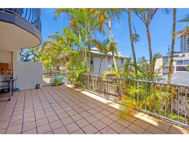 10/3 Norman Street, Southport QLD 4215