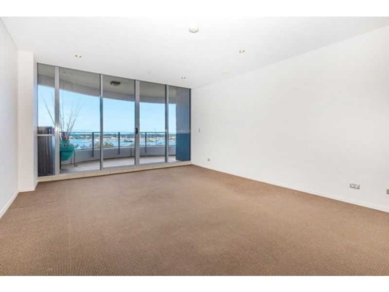 4 Como Crescent, Southport QLD 4215