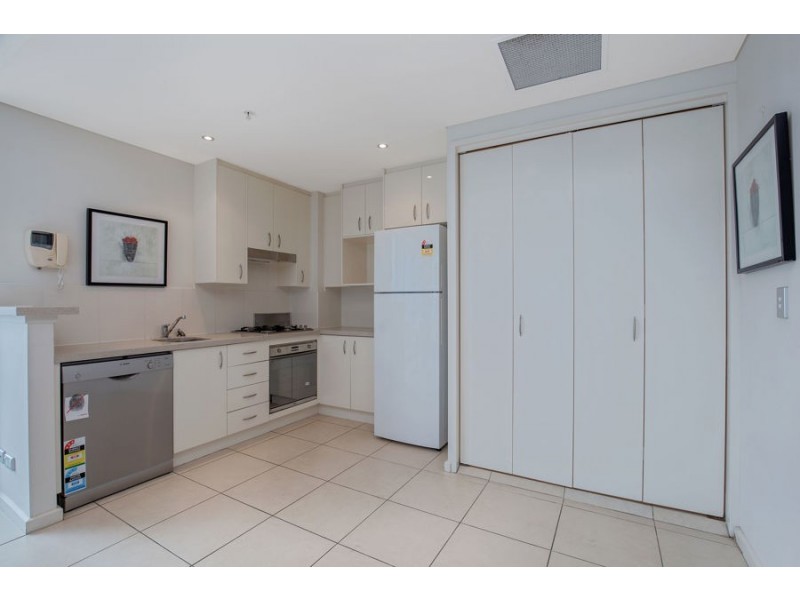 1103/1 Como Crescent, Southport QLD 4215