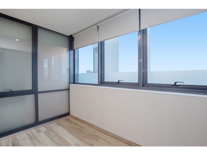 605/2 Como Crescent, Southport QLD 4215