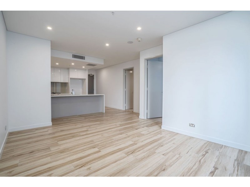 1002/2 Como Crescent, Southport QLD 4215