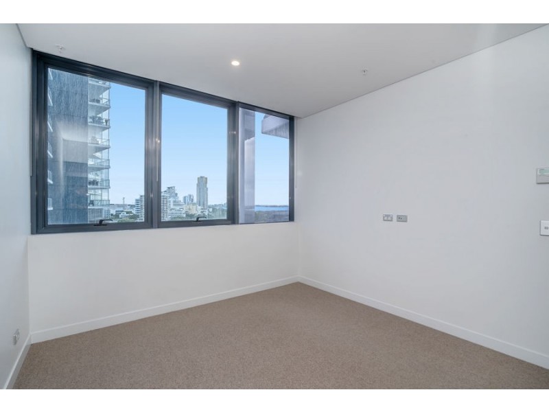 1002/2 Como Crescent, Southport QLD 4215