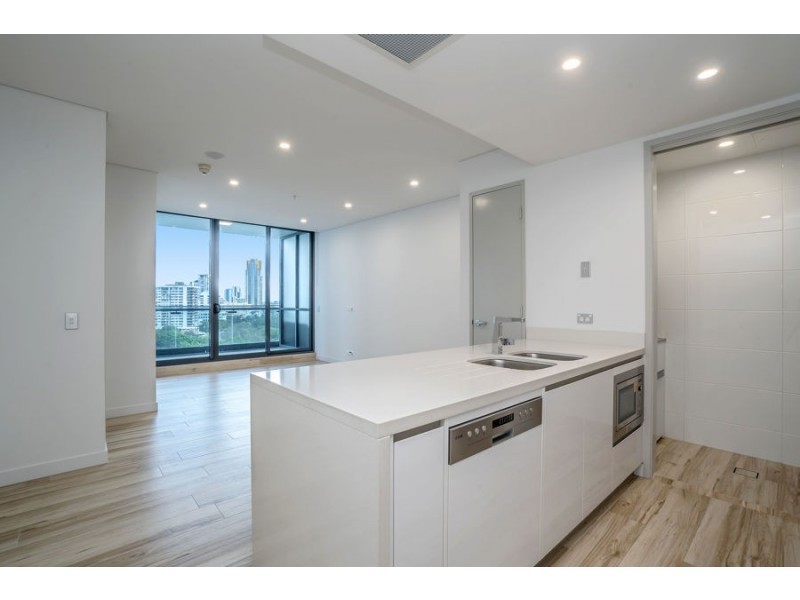 1002/2 Como Crescent, Southport QLD 4215