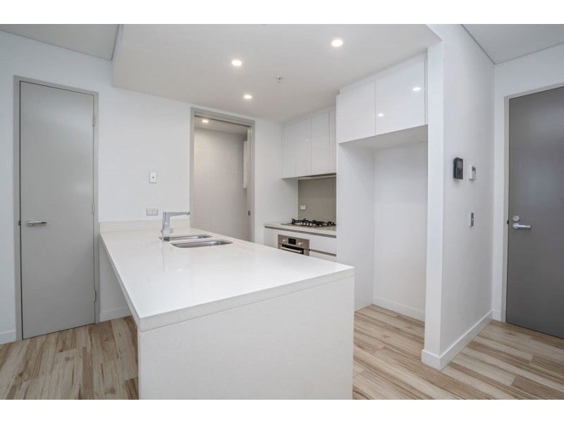 1002/2 Como Crescent, Southport QLD 4215