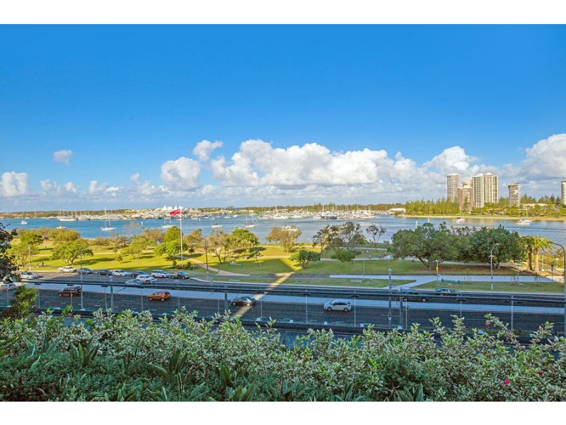 1002/2 Como Crescent, Southport QLD 4215