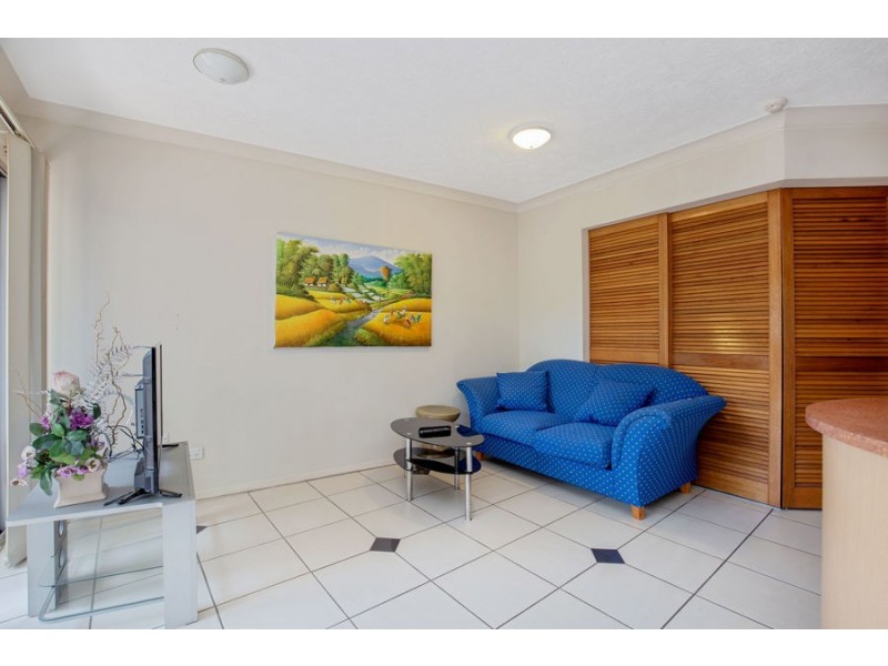 8/106 Marine Parade, Southport QLD 4215
