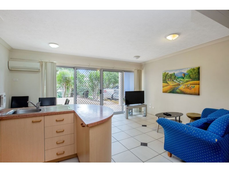 8/106 Marine Parade, Southport QLD 4215