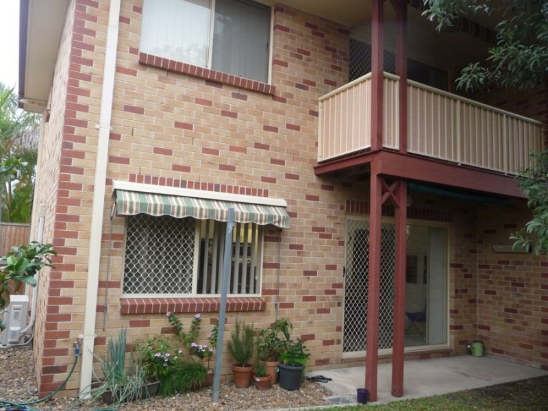 2 Brown Street, Labrador QLD 4215