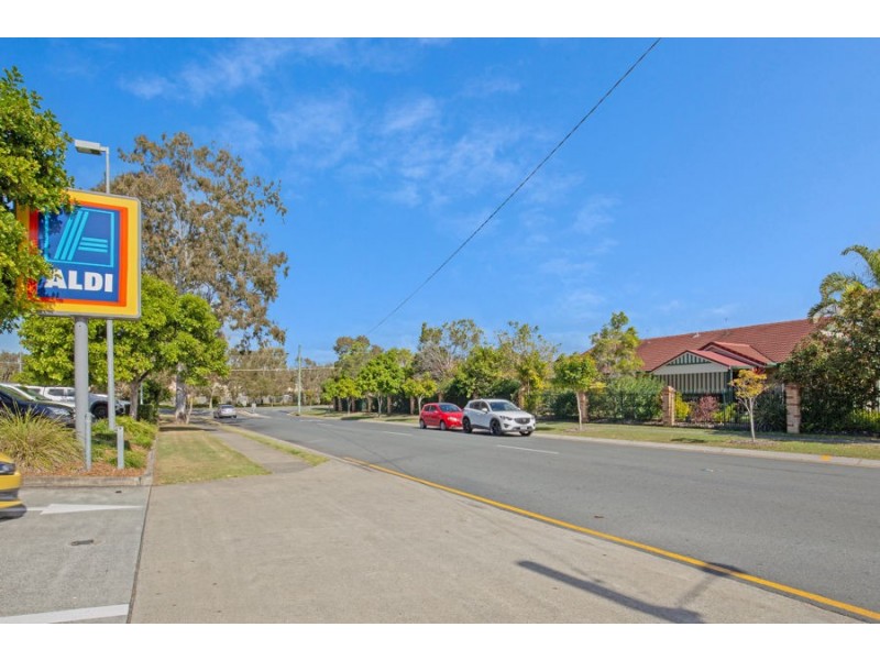 2 Brown Street, Labrador QLD 4215