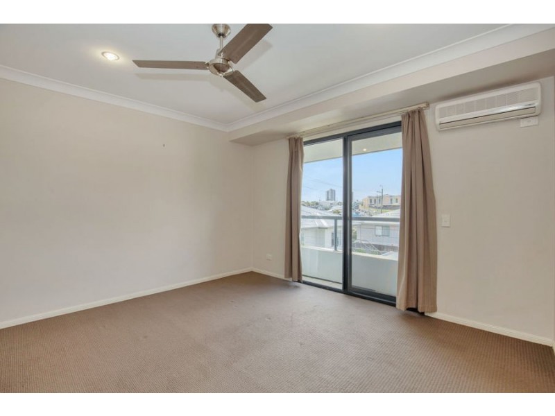 2/212 Nerang Street, Southport QLD 4215