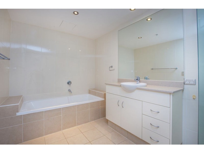 2305/1 Como Crescent, Southport QLD 4215