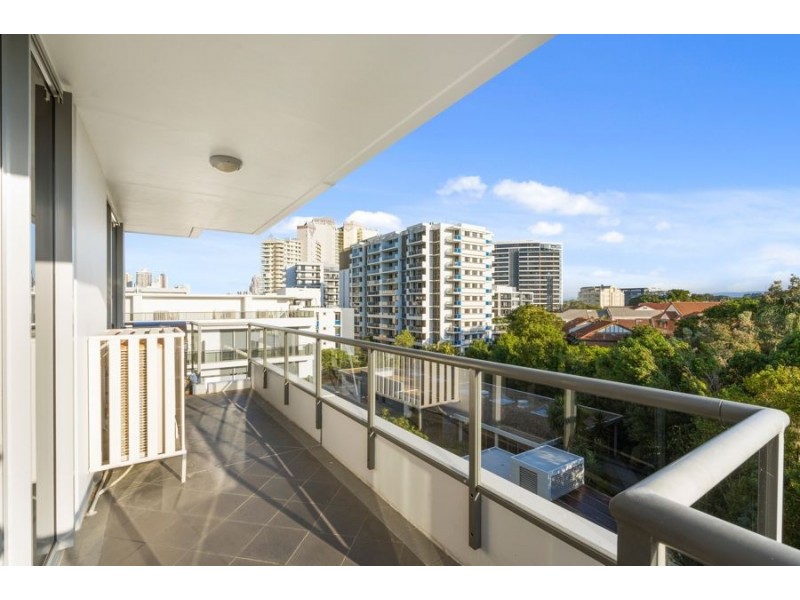 614/3 Como Crescent, Southport QLD 4215