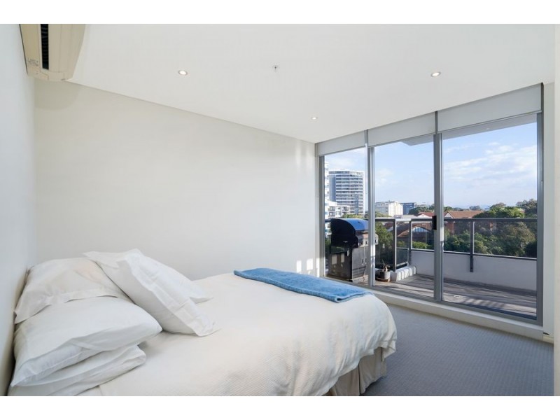 614/3 Como Crescent, Southport QLD 4215